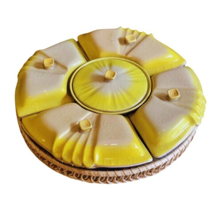 Khay mứt lá nhọn