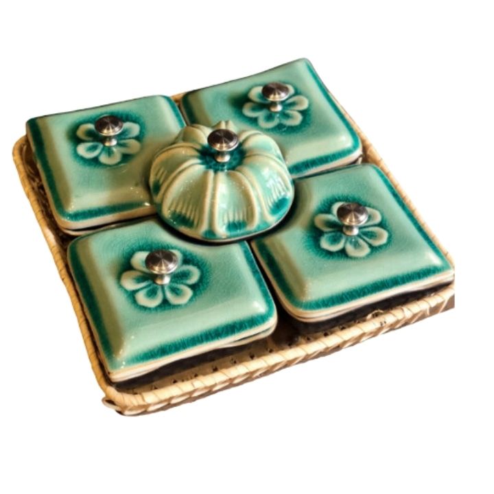 Khay mứt vuông ngọc lục bảo